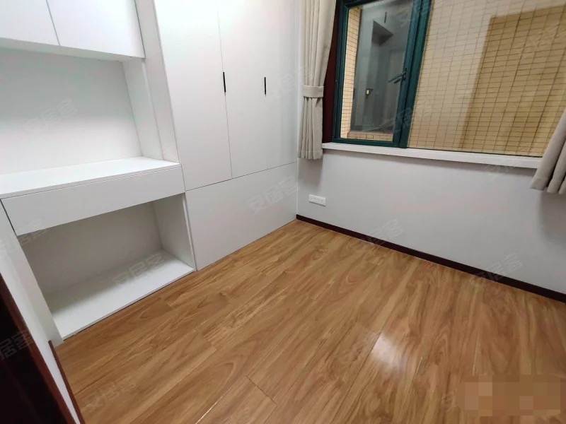 城南新城壹号，小高层，单价5字头，电梯好楼层，精装三房，满五