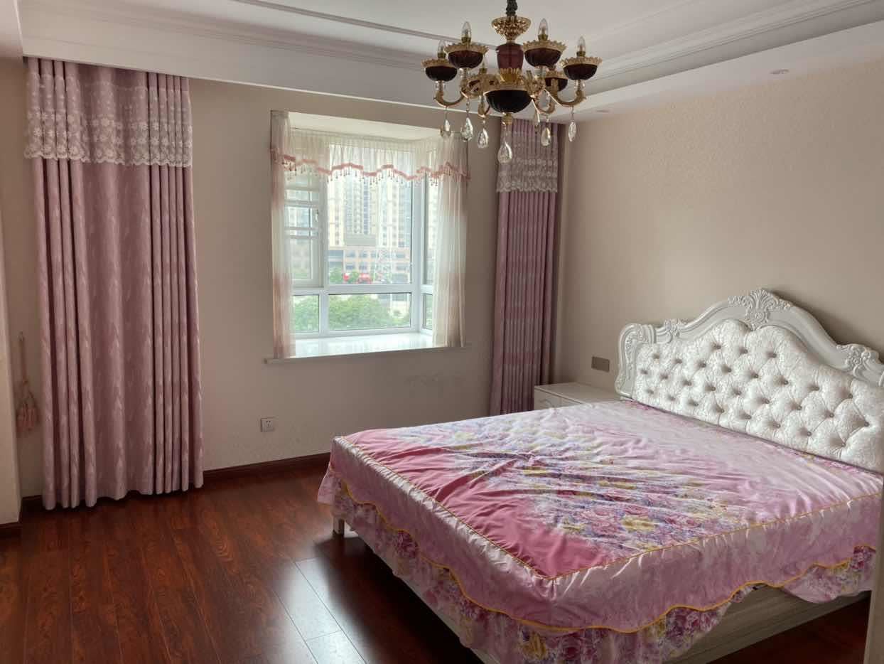 沔阳公馆精装三房两卫，小高层中间楼层，户型南北通透，拎包入住！