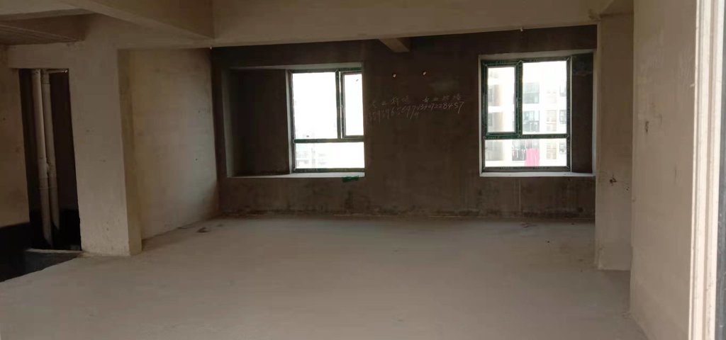 和合国际五期毛坯三房小区环境好人车分流看房方便