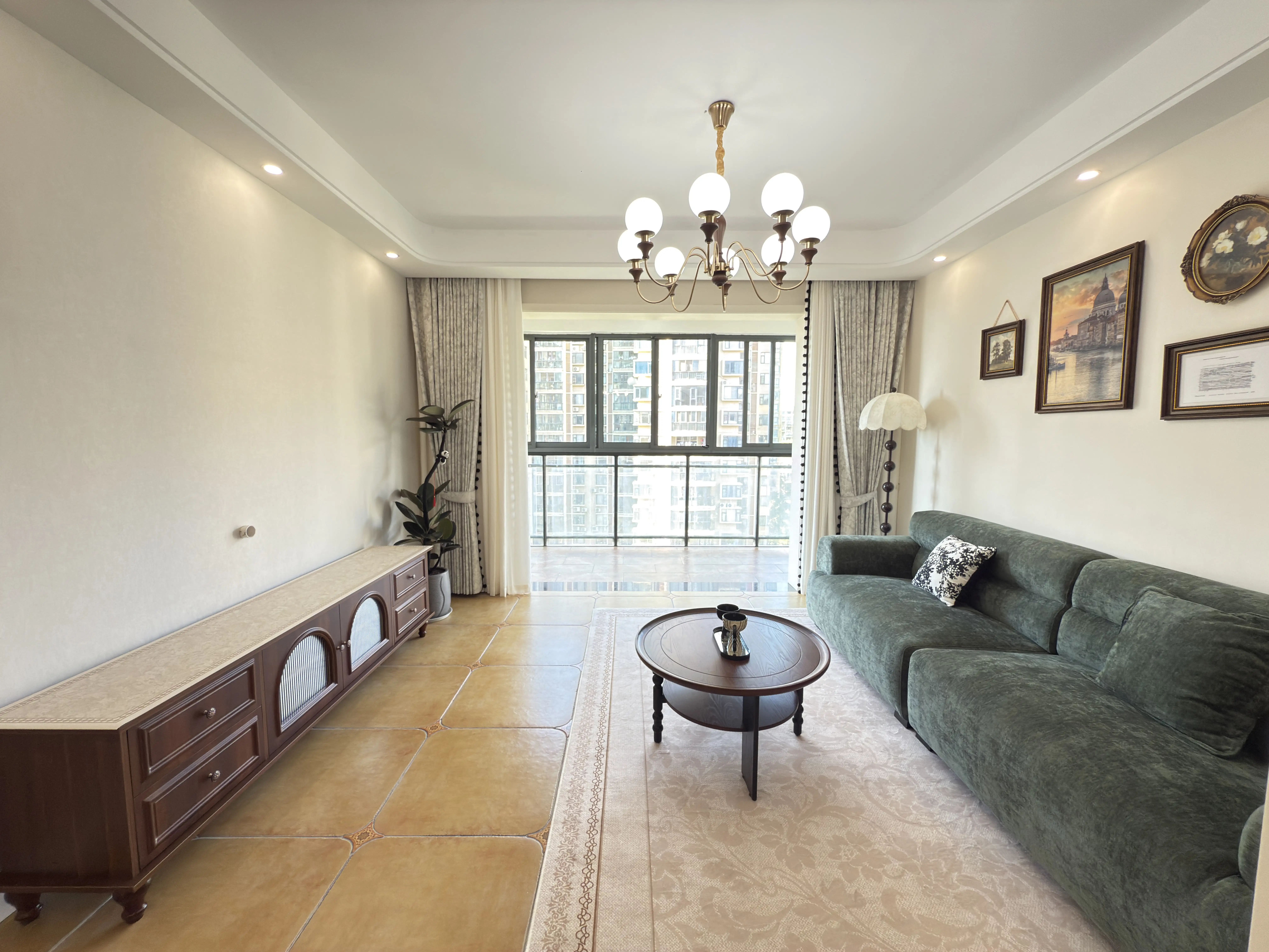 中央华府，小高层121平好楼层，精选推荐