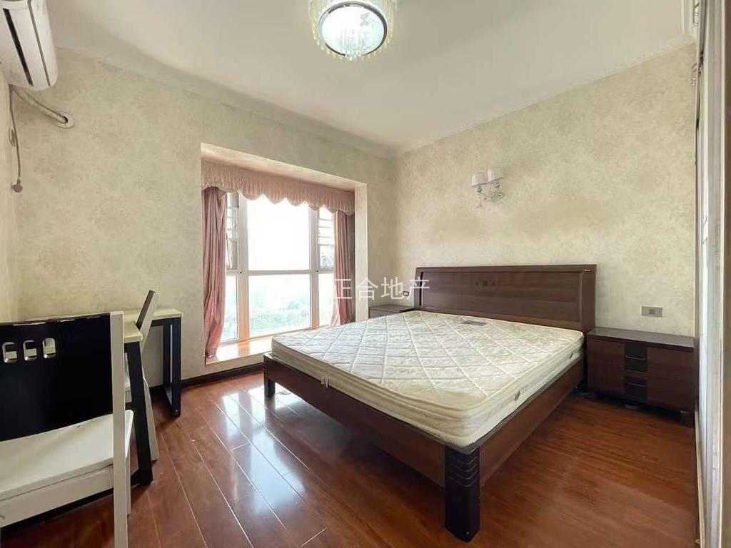 业主诚信出售，城南，福星城，精装三房，电梯好楼层，单价4400，证满二