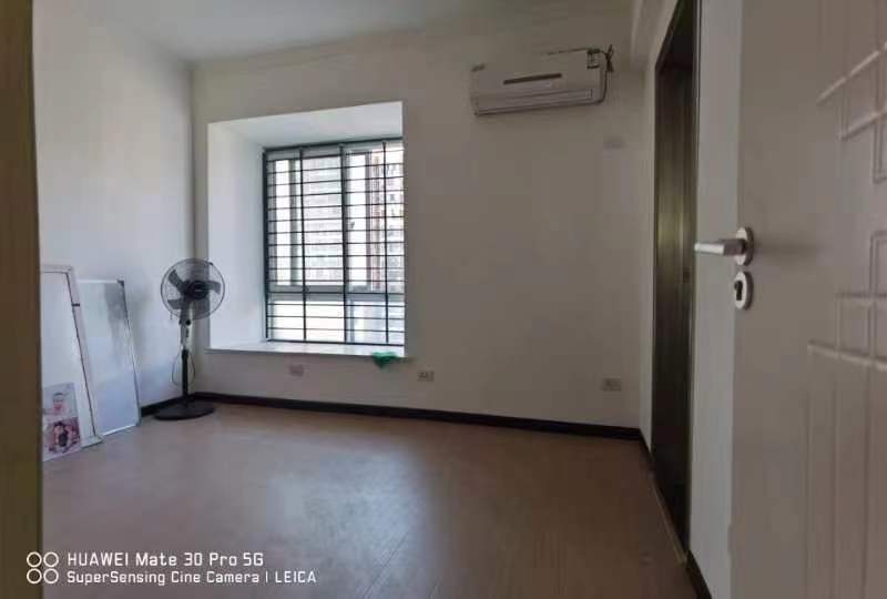 漫城林语精装三房上学方便！