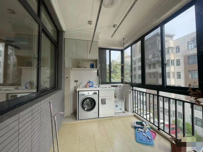 400，城西，世纪雅园，南北通透，精装三房，步梯3楼，,单价3095