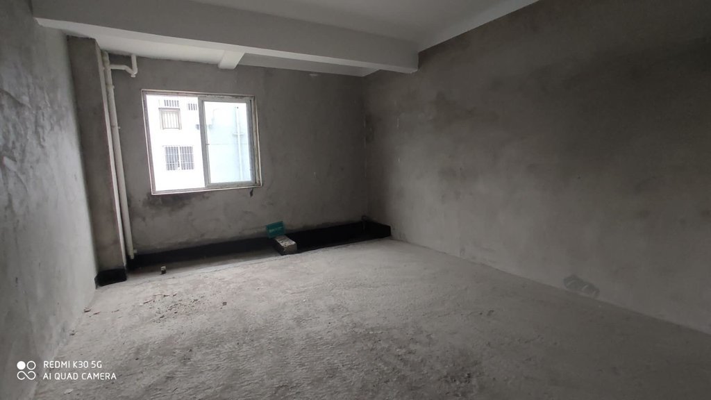 南城新区汽车城公寓上下两层复式楼毛坯房诚意出售