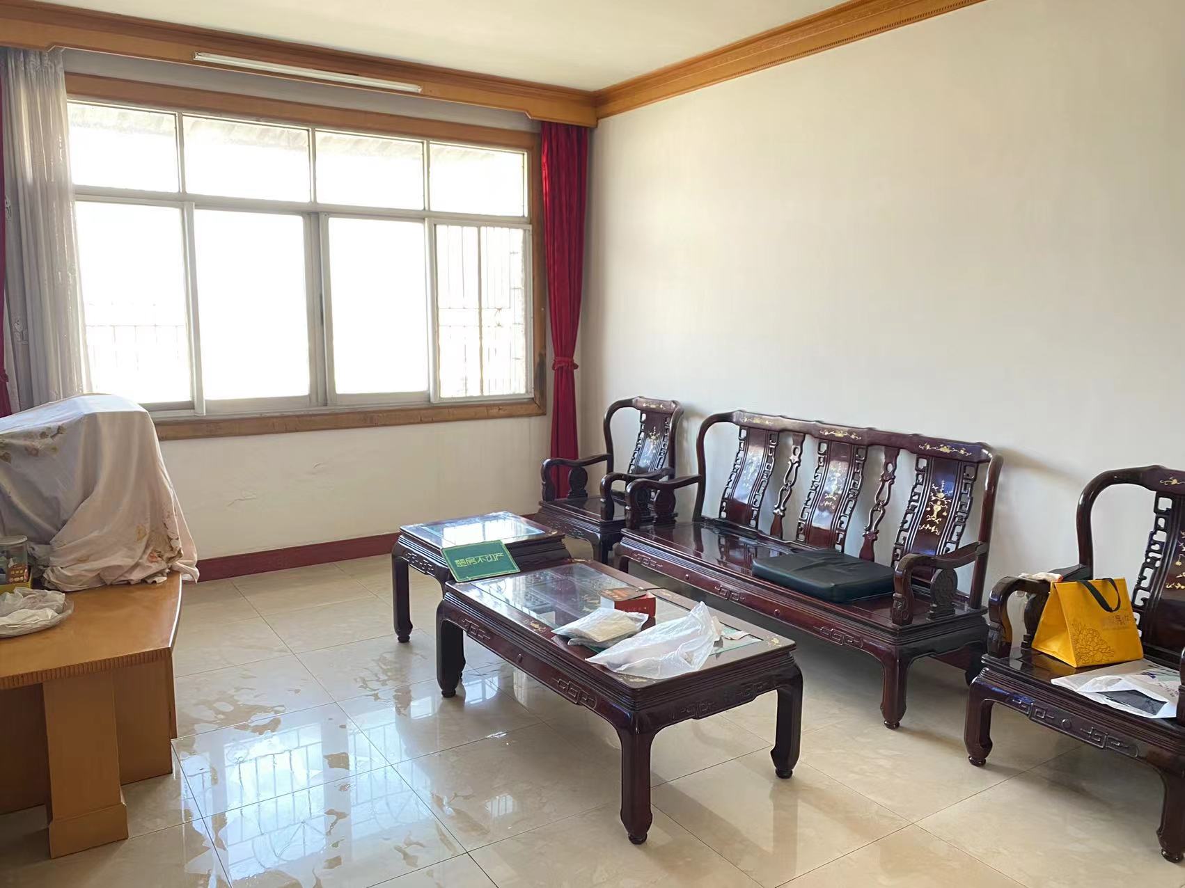 沔中宿舍精装大三房周边配套设施齐全业主诚心出售