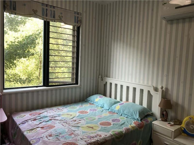 急售绿地华庭绿化覆盖大 的生活品质室内装修好证满两年过户费低