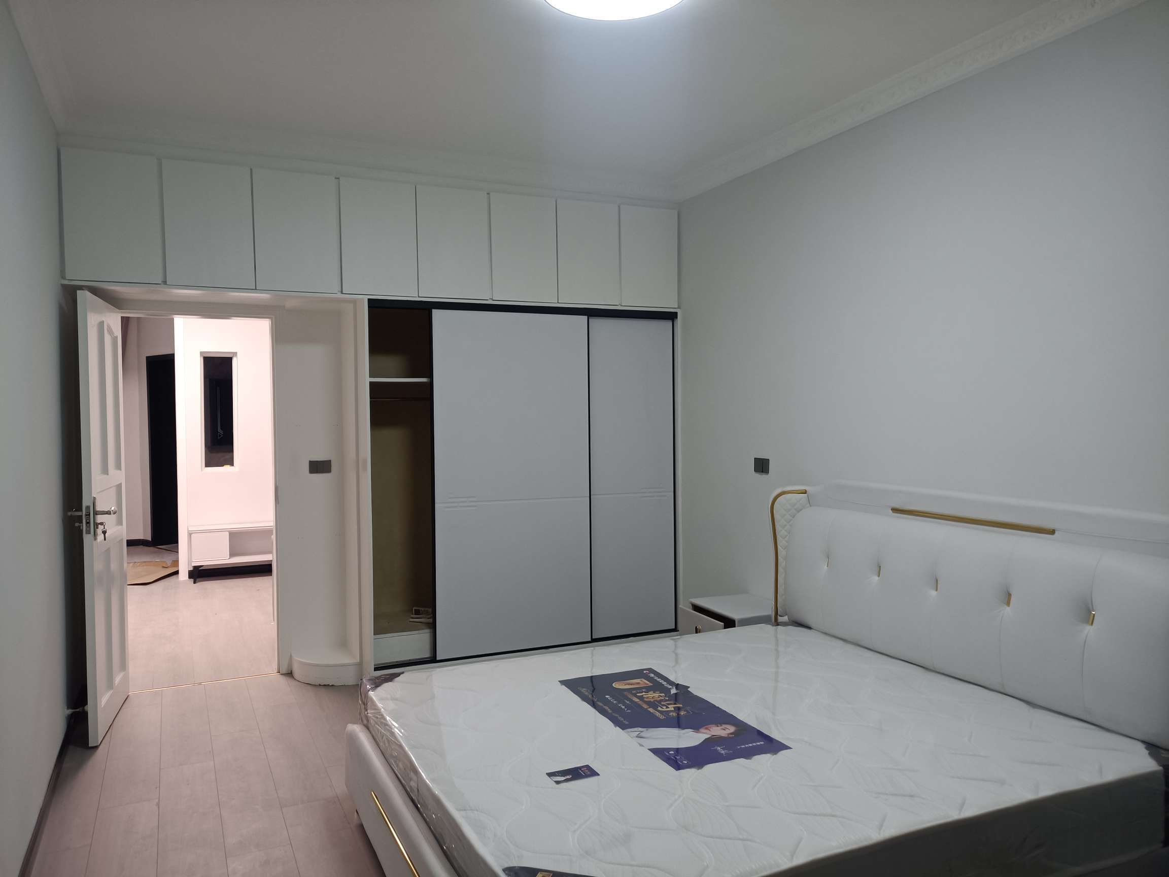 实验二晓，老三中，大洪小区，步梯好楼层，诚心出售