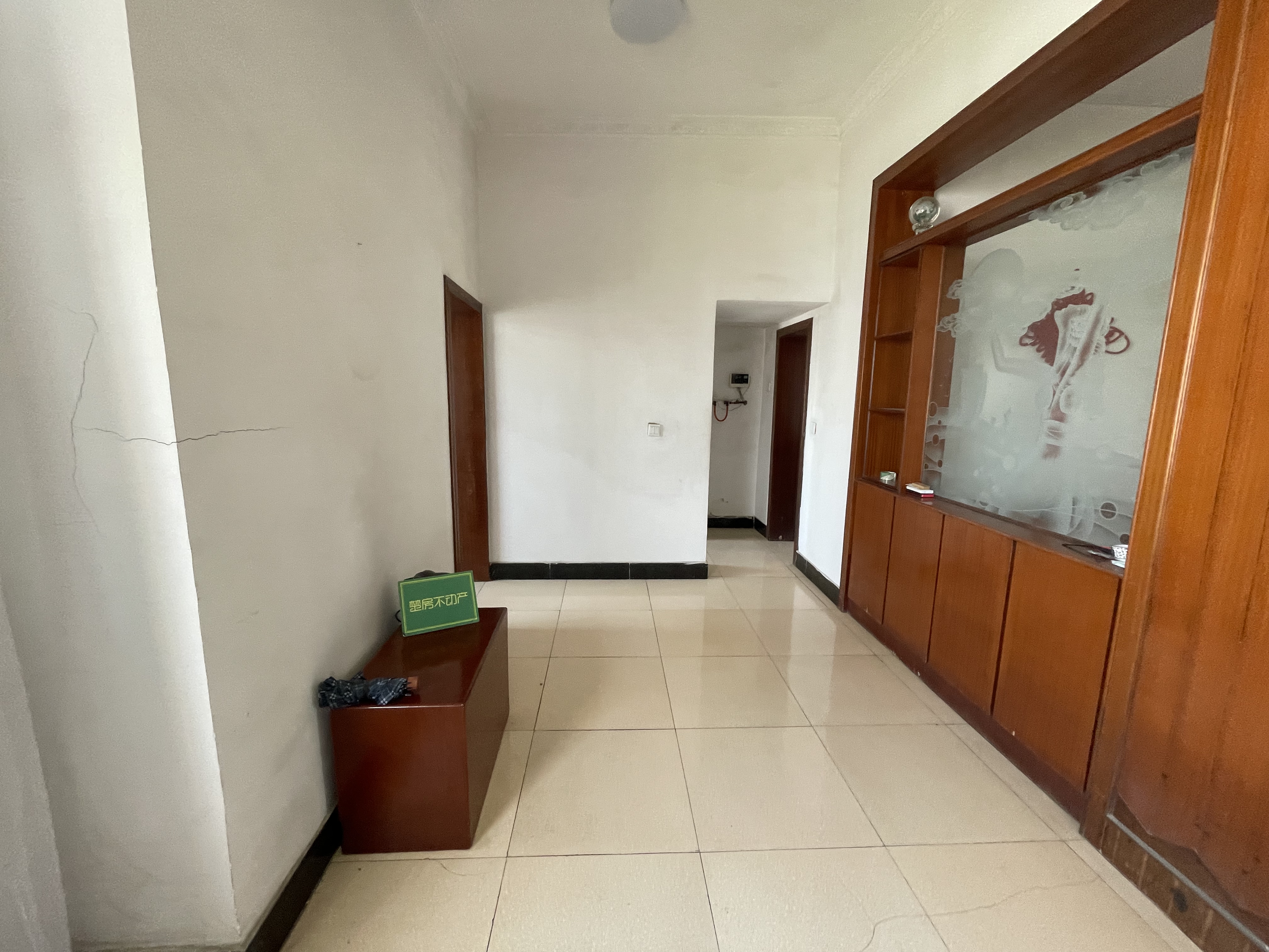 时代广场对面.车站旁.财政局宿舍.有大院子停车.税费低.看房方便