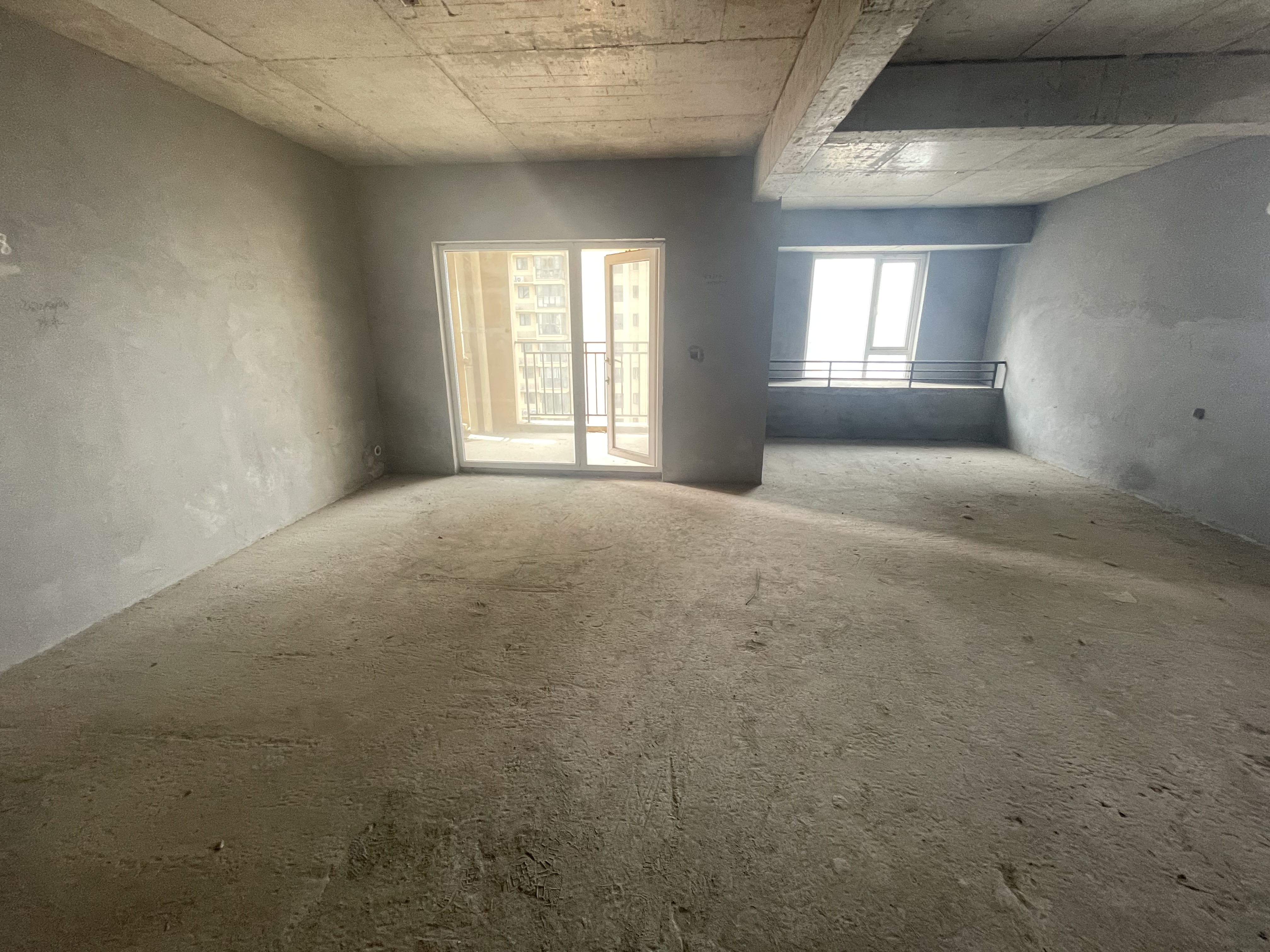 满庭春  城西大盘  三房  单价5000  证件满五