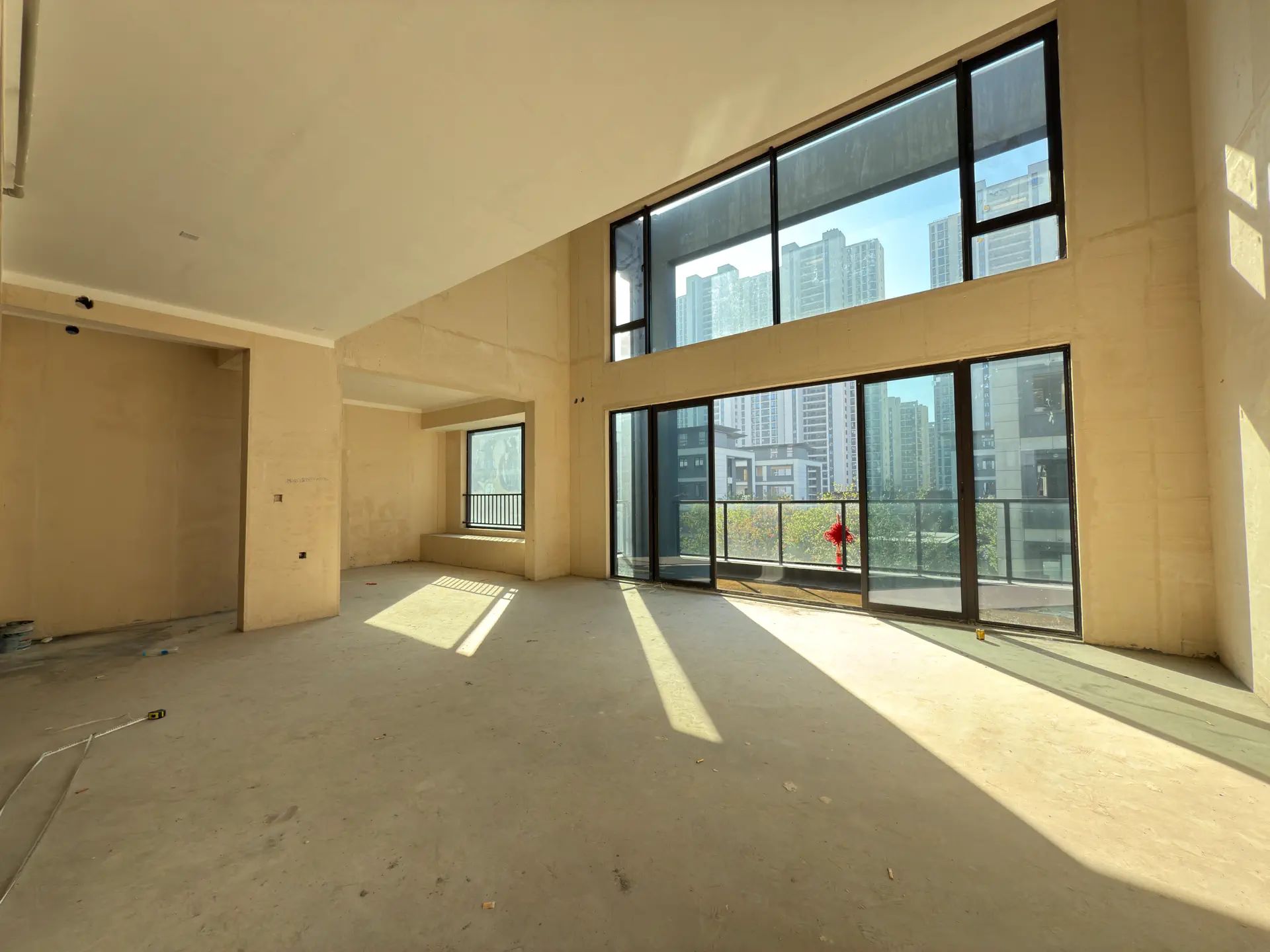 诚心出售。吾悦，叠墅，位置好日照强，业主诚心出售