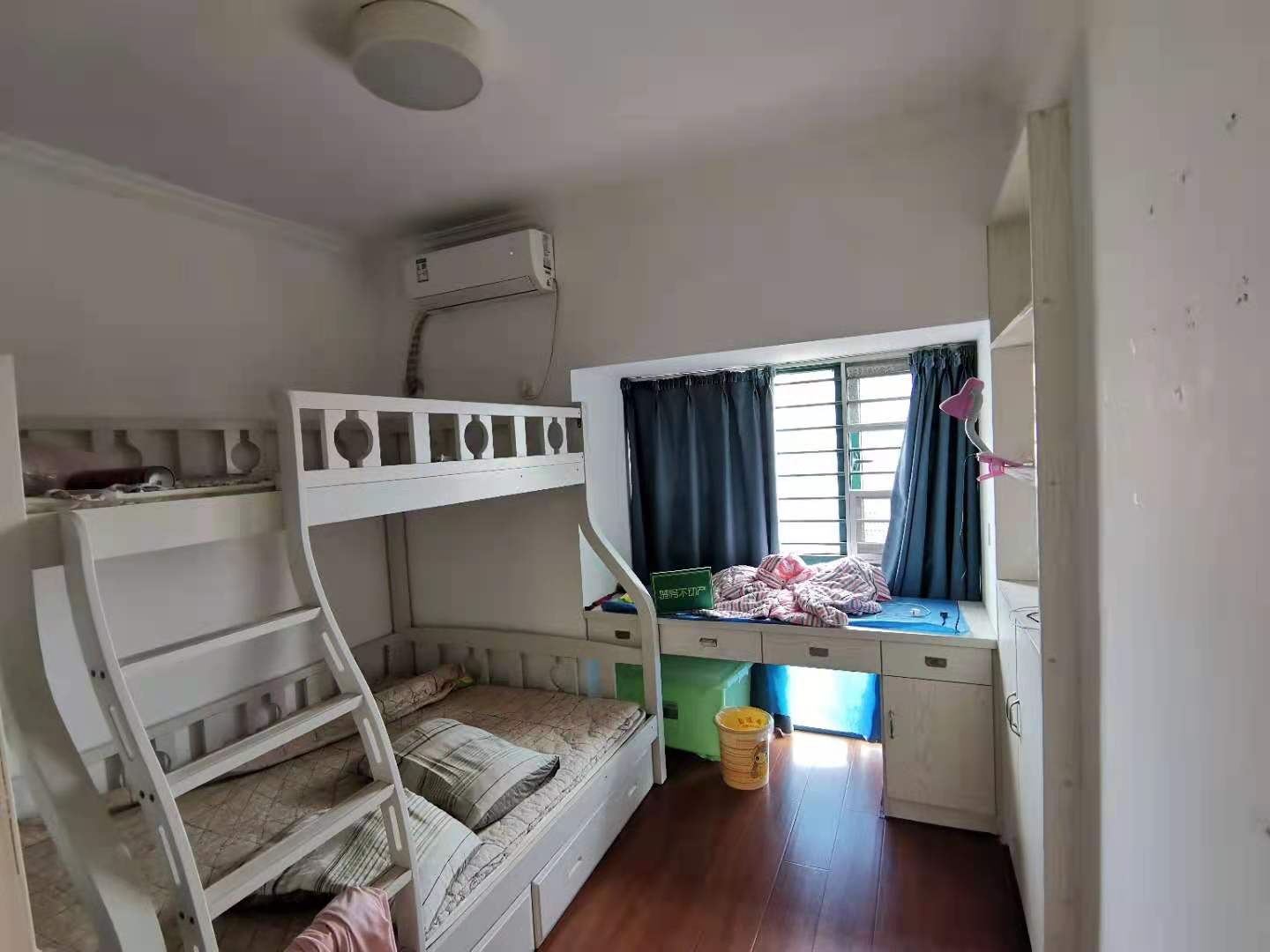 浅水湾中央公园中间楼层层色新旁边读书对面二中证满2年看房方便