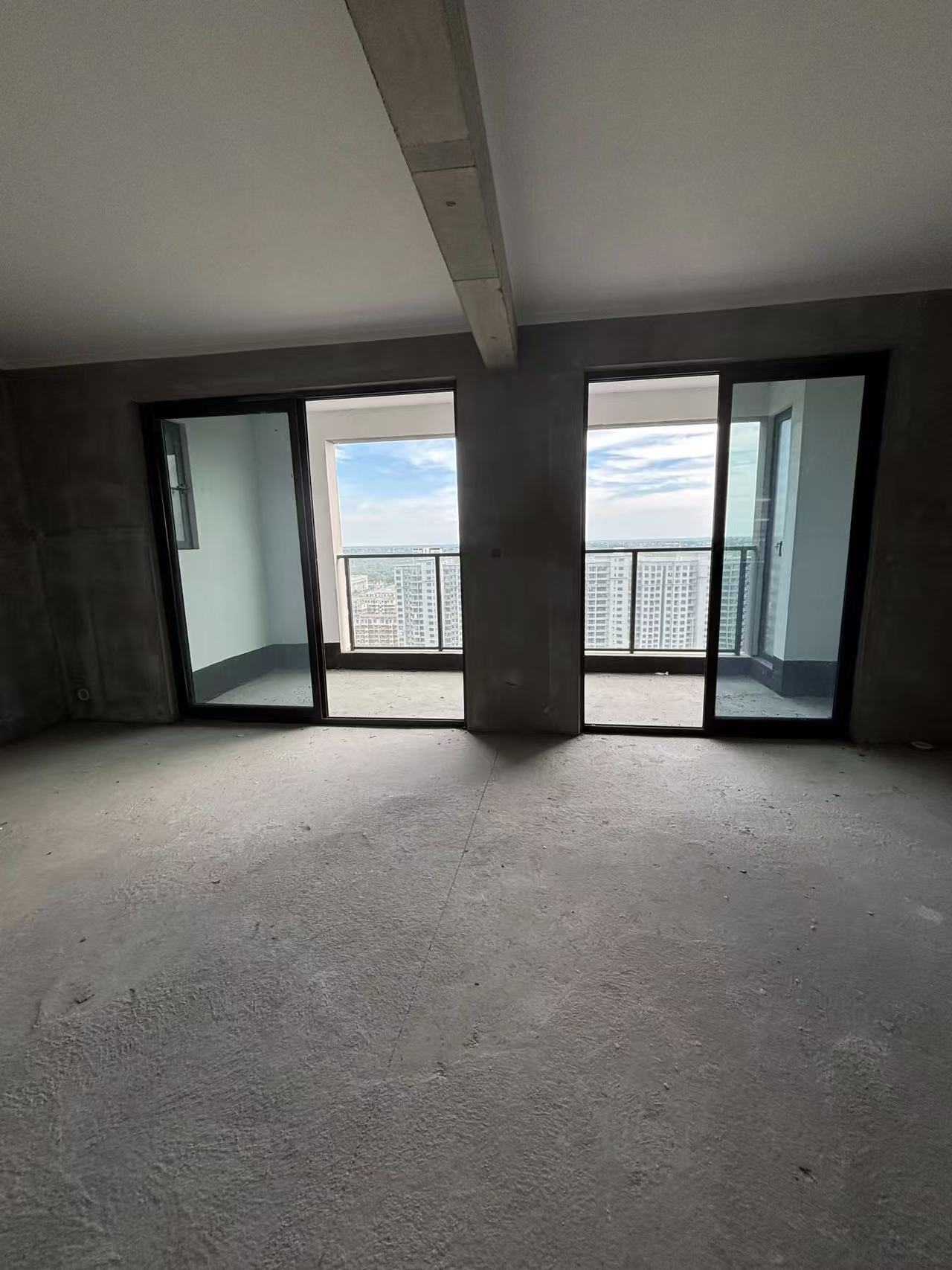 降价了，捡漏， 吾悦广场，毛坯3房2卫 ，好楼层， 价钱还可以谈