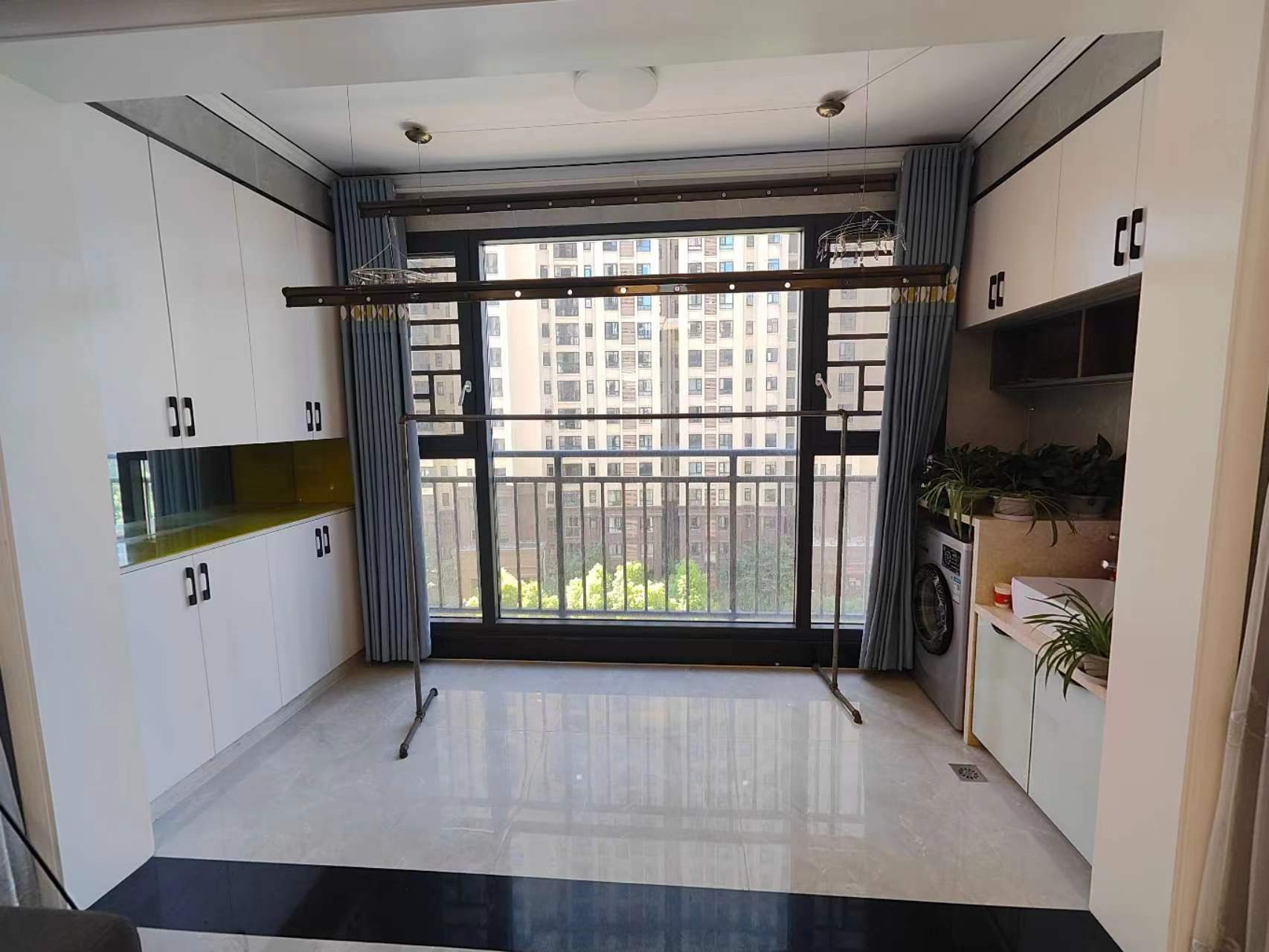 和合国际城精装大三房，边户南北通透户型方正，采光通风蛮好！