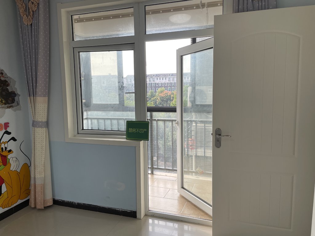 翰墨苑边户80平精装2房一中对面诚心出租1500一个月看房方便