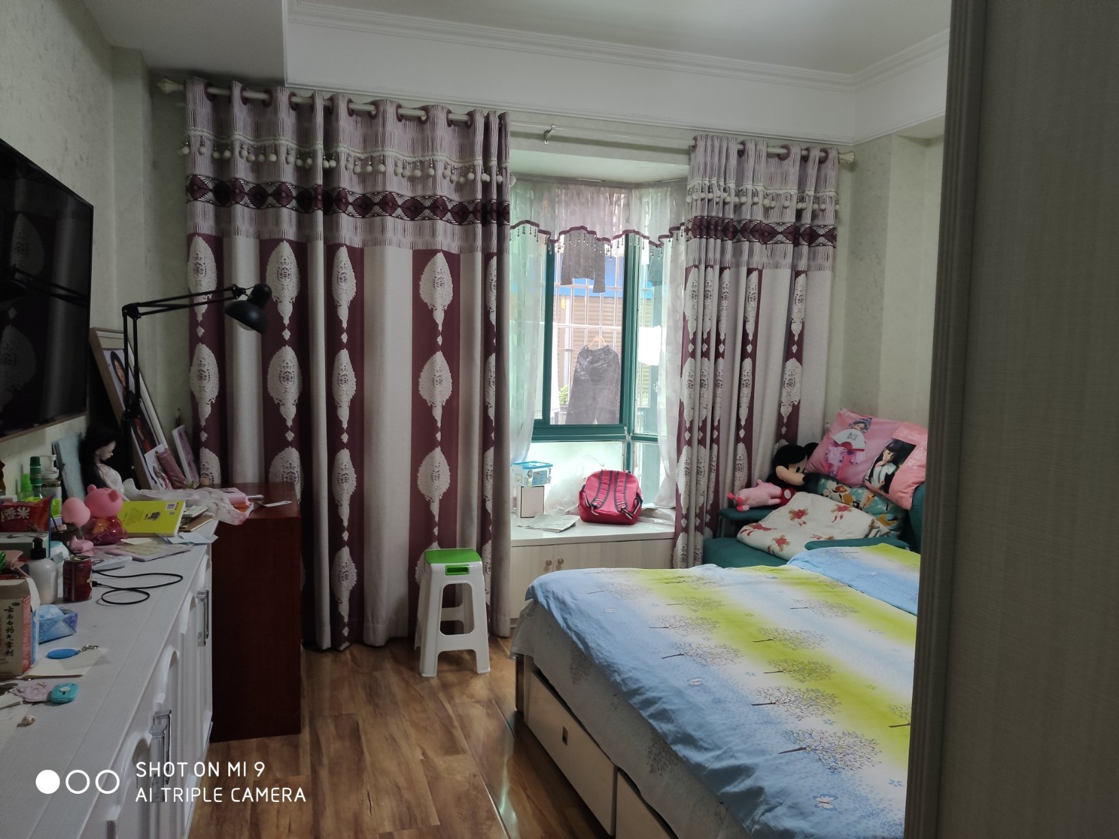 青青家园豪装三房，全屋中央空调品牌家电全送。