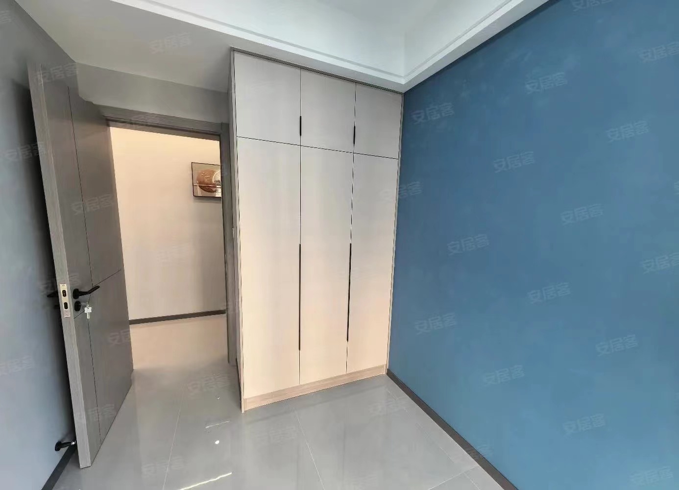 一中旁边，南北通透，双阳台，精装三房，中间楼层