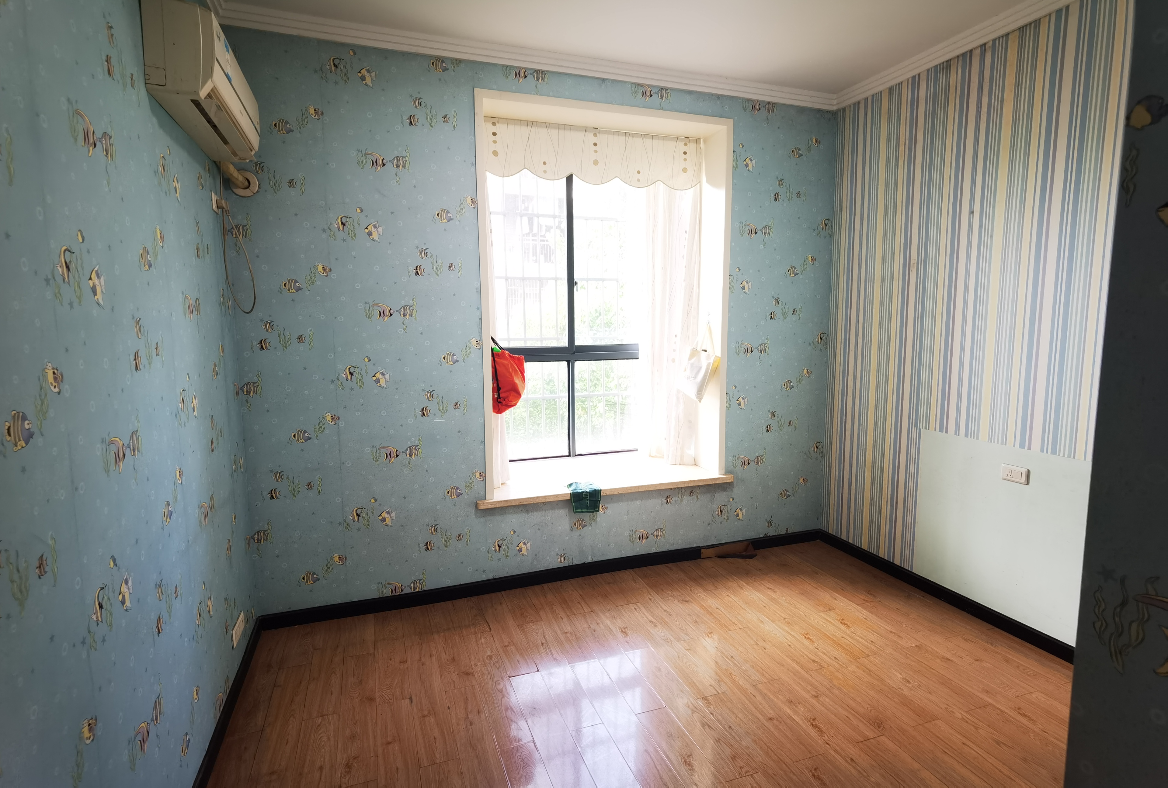 水岸人家忧质江景房精装大三房成色新家电家私全送税费低哟欢迎来电