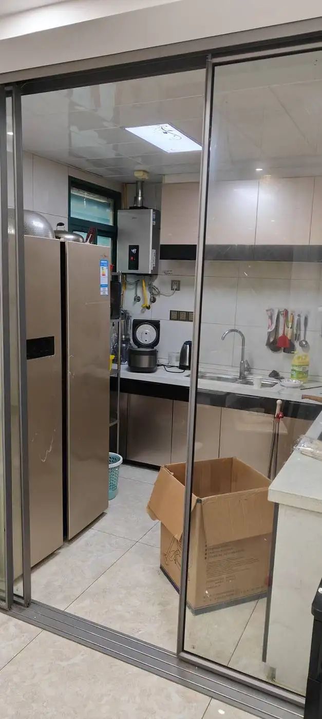 捡漏，城南，新城一号，电梯19楼，直接拎包入住，楼下实验三小，老证