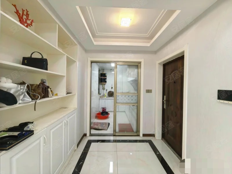 捡漏，城南，新城新城一号五期，精装三房，中间好楼层，九成新，