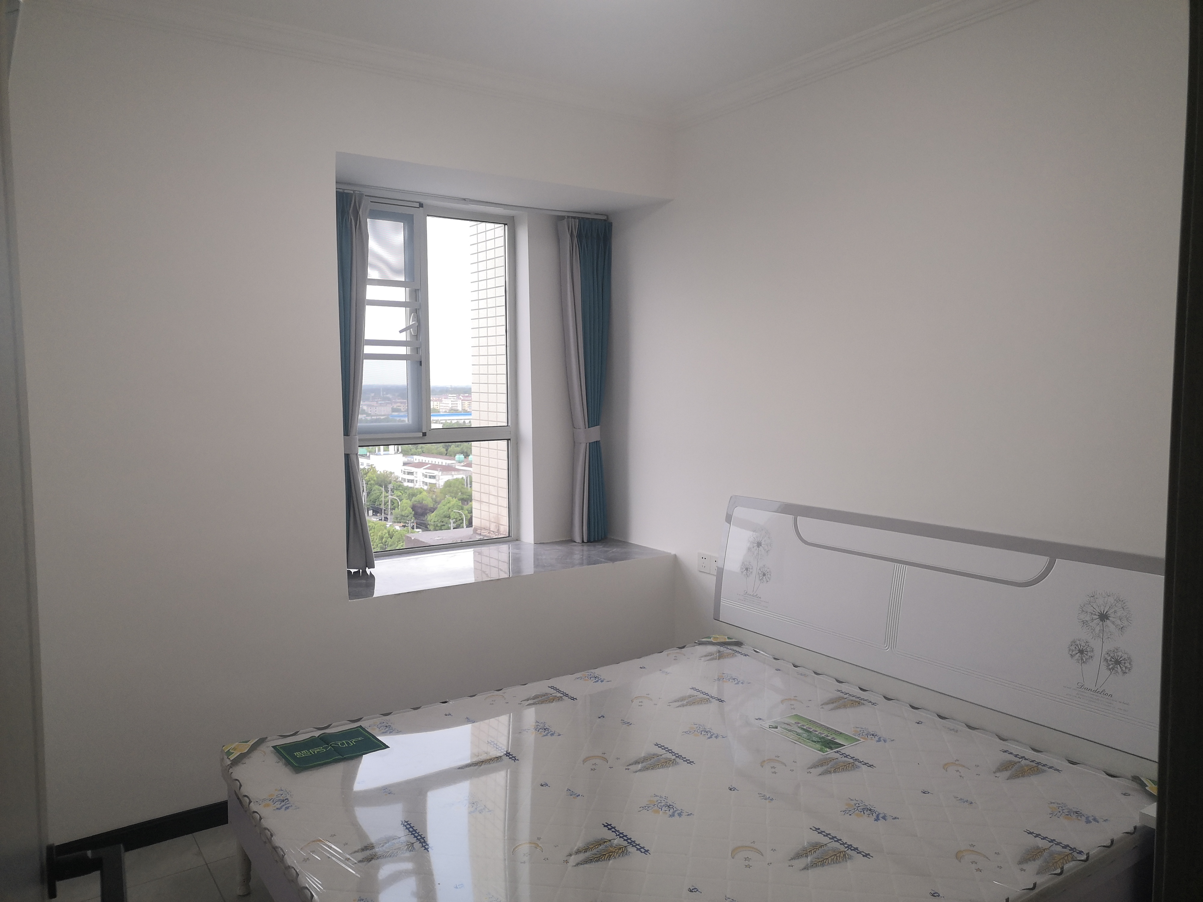 天泽园精装两房出租新装高层空气好