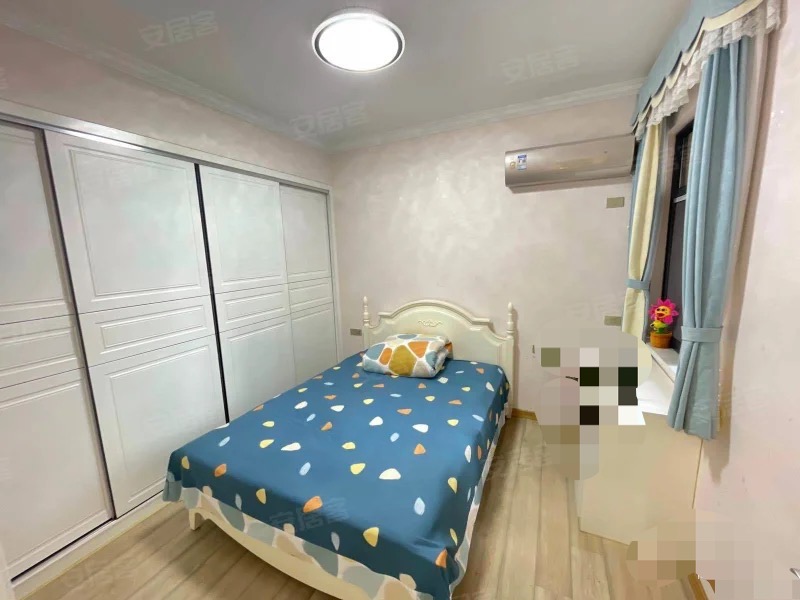 348，西桥旁，康湾一品，精装三房，9.9成新，证满二，诚心出售