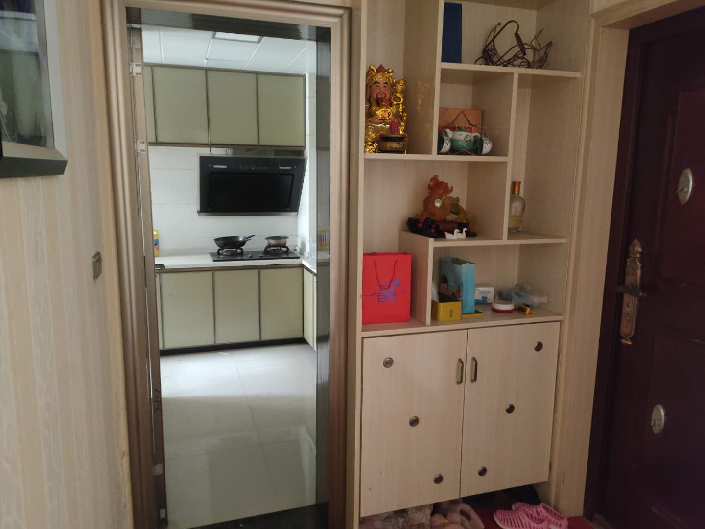 新城壹号精装三房中间楼层想要读三小的可以直接拍了