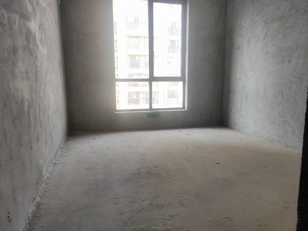 绿地华庭香格里拉三室两厅中间楼层采光无遮挡看房方便