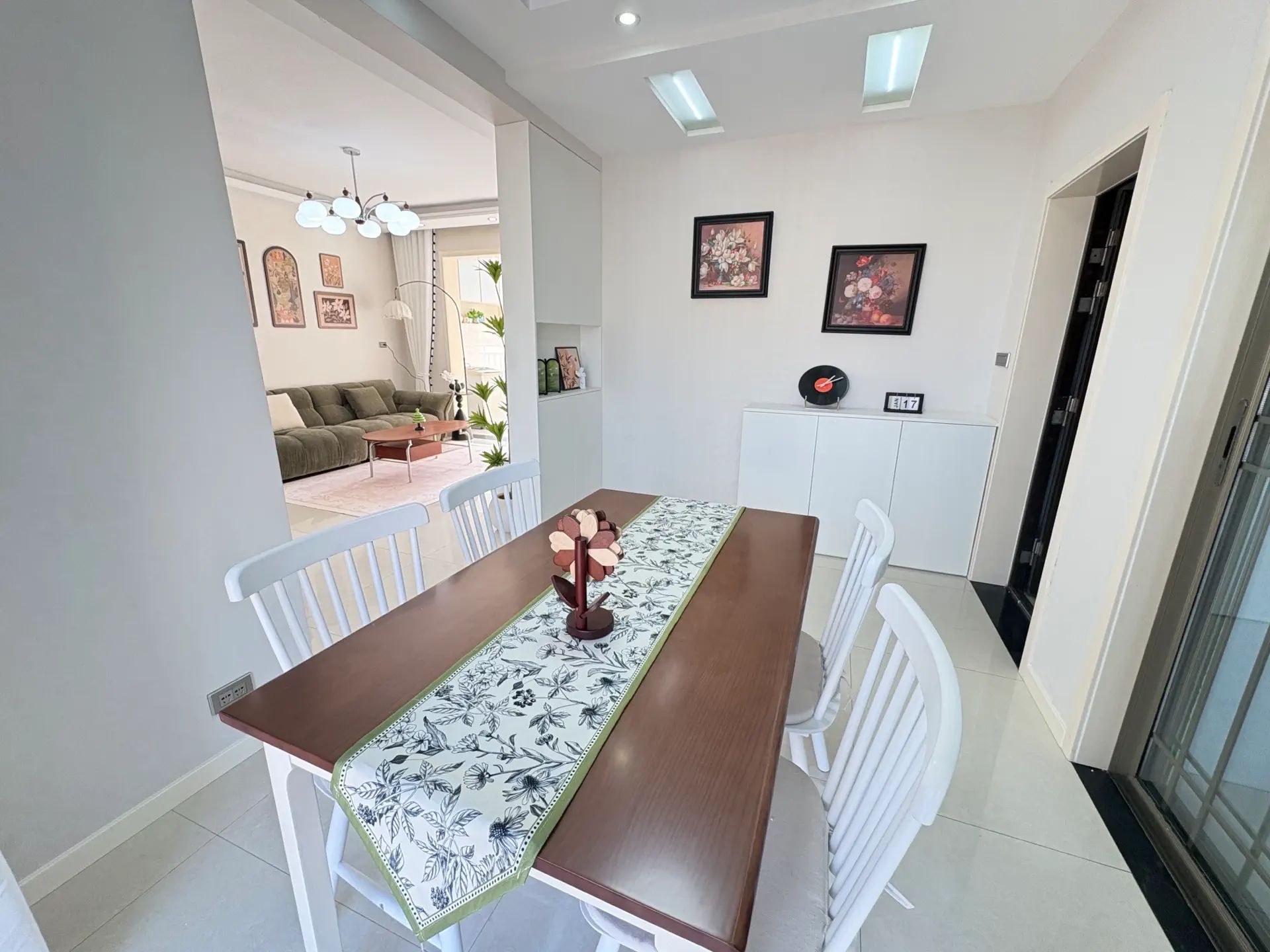 一中对面，翰林公馆，精装3房2卫，南北双阳台，​东边户，单价4600