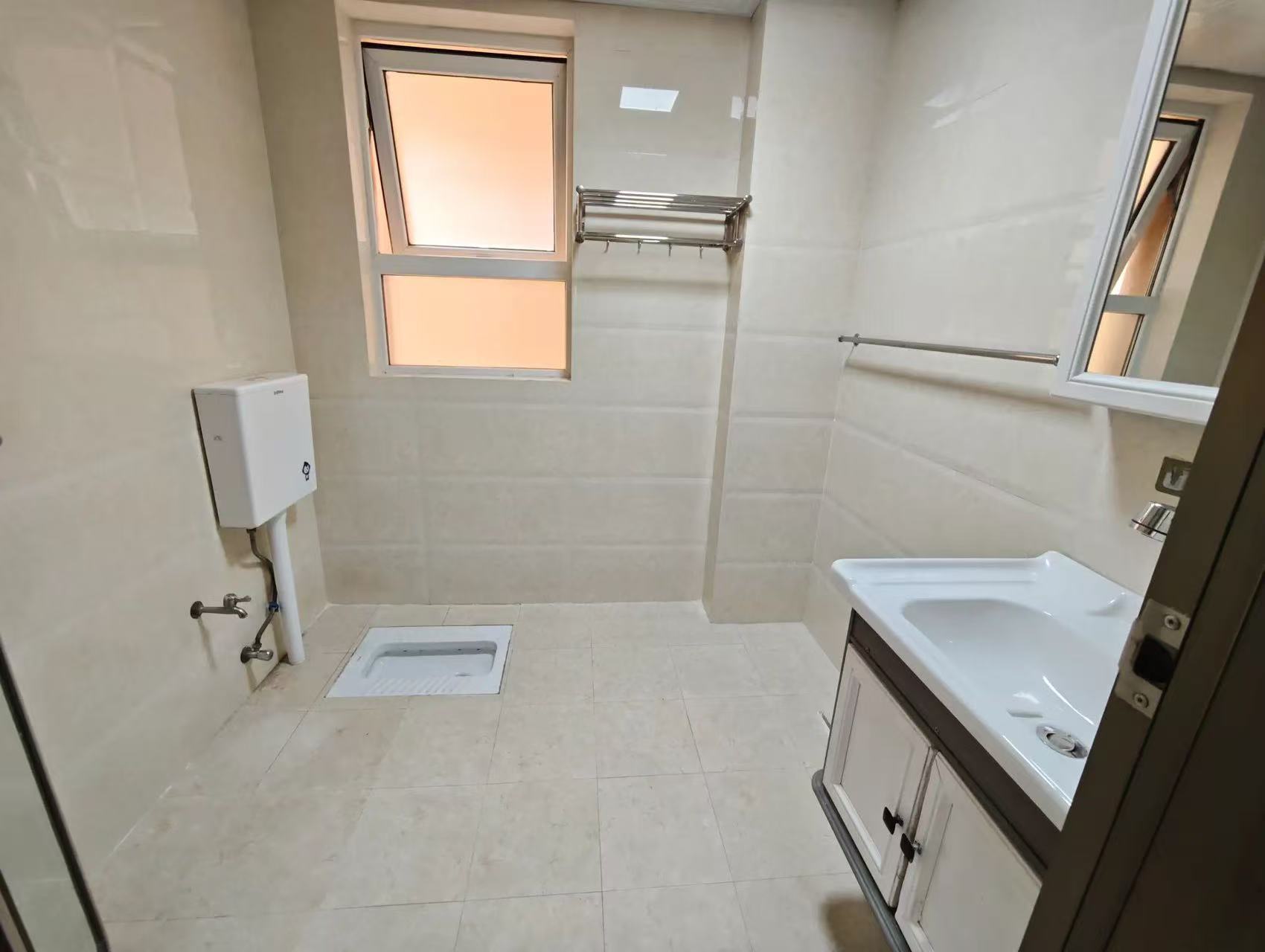 捡漏。满庭春，精装三房，供暖房，小高层，好楼层，证满二