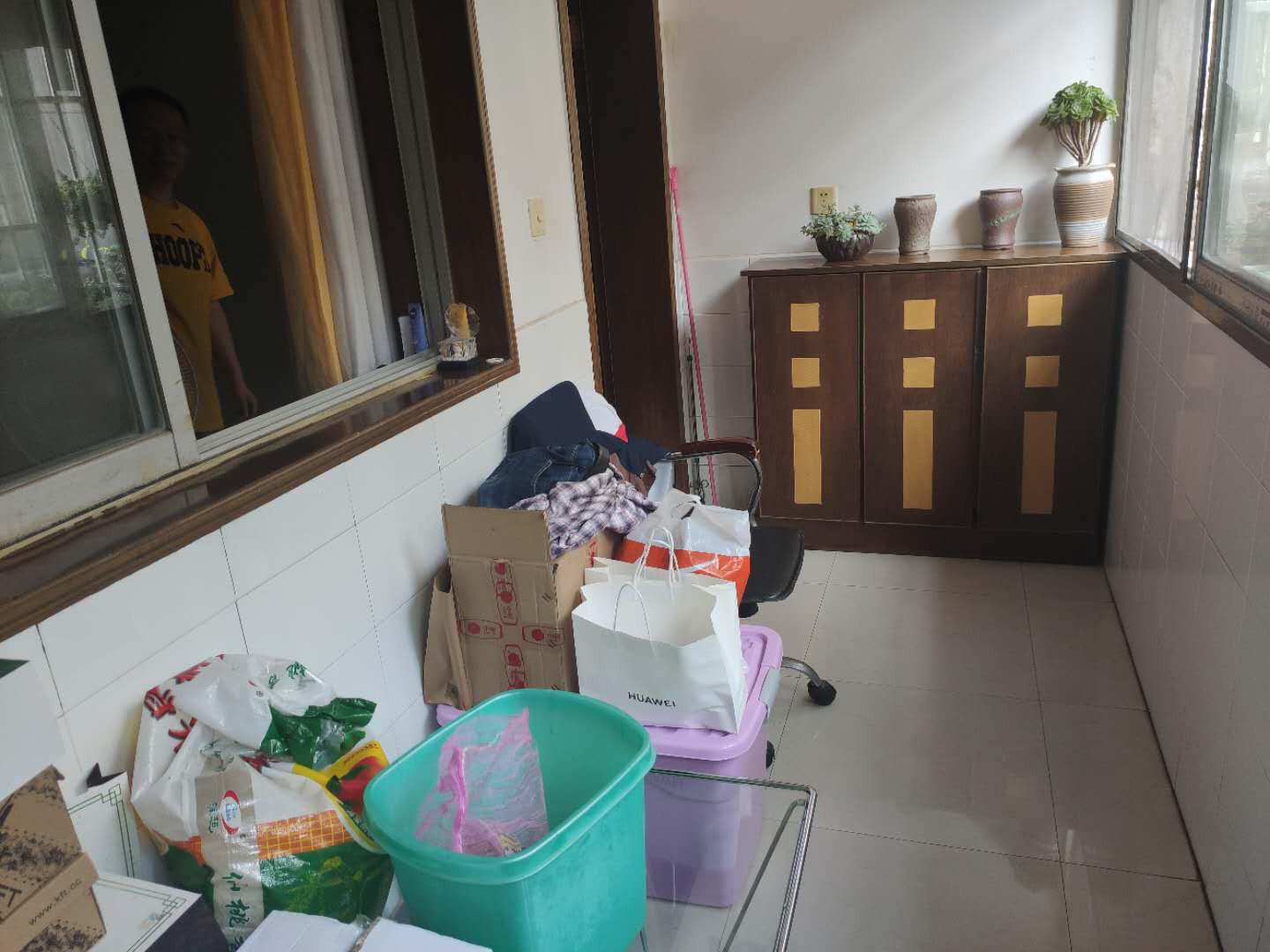 春江花园步梯好楼层，装修三房，直接拎包入住