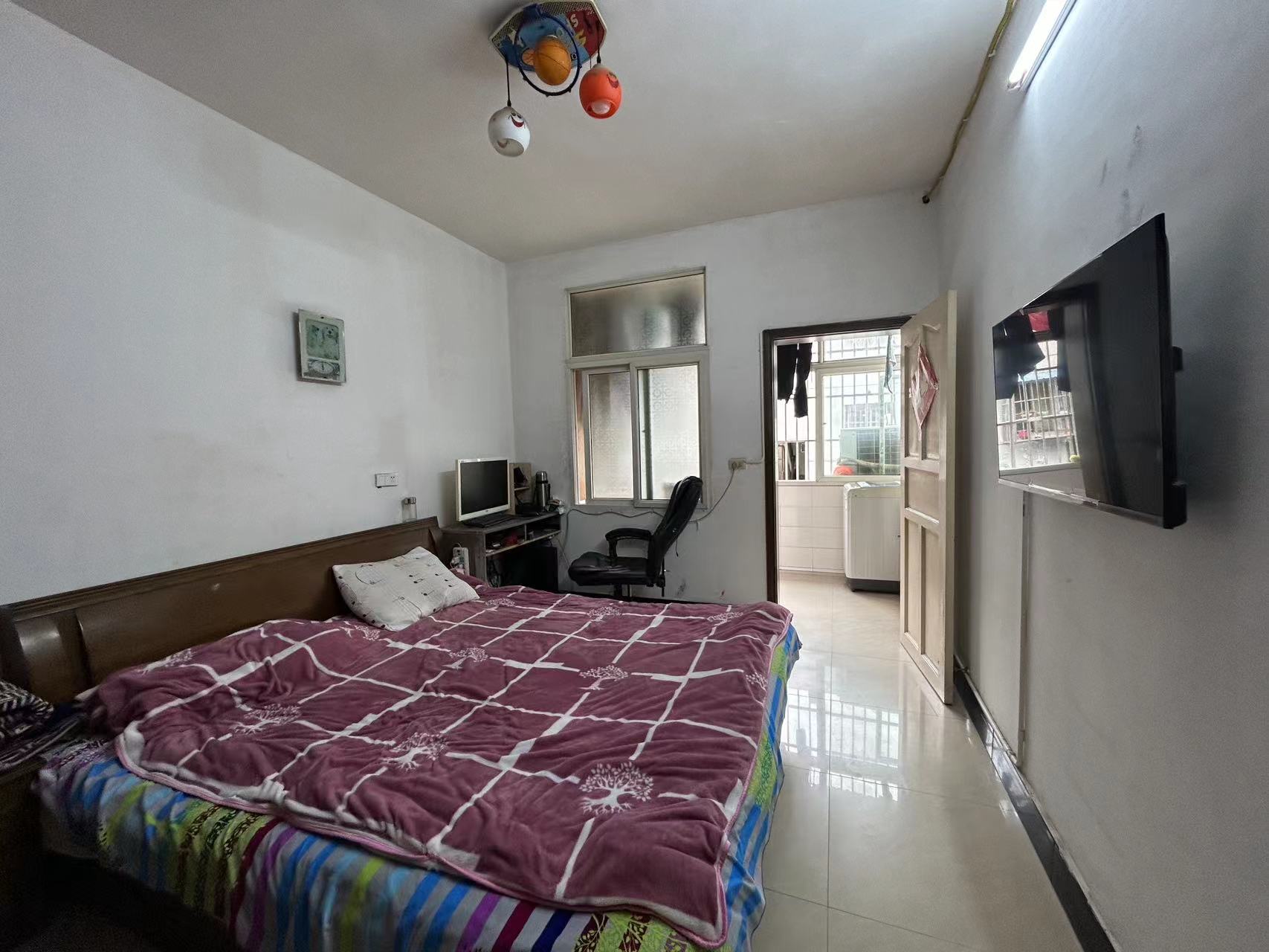 银鑫小区.小区有出场好停车.证件满二.看房方便