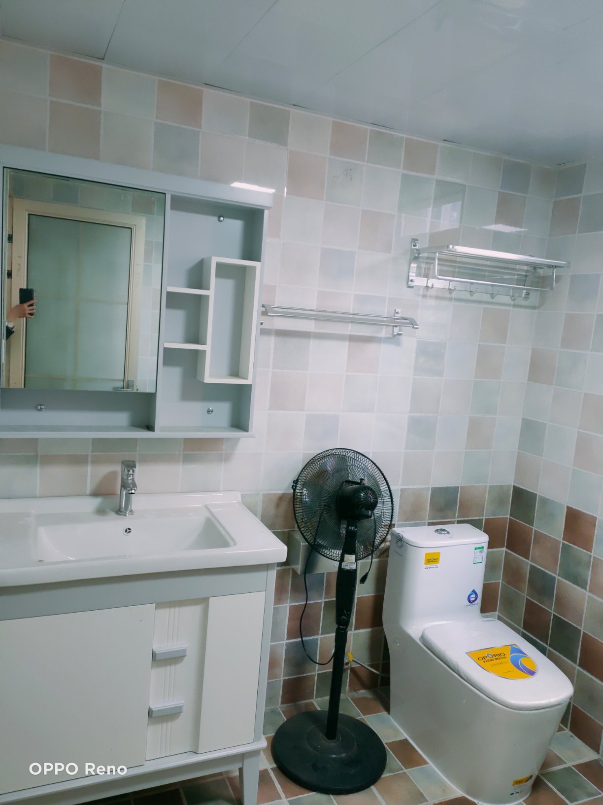 绿地华庭121.8平75万精装修拎包入住