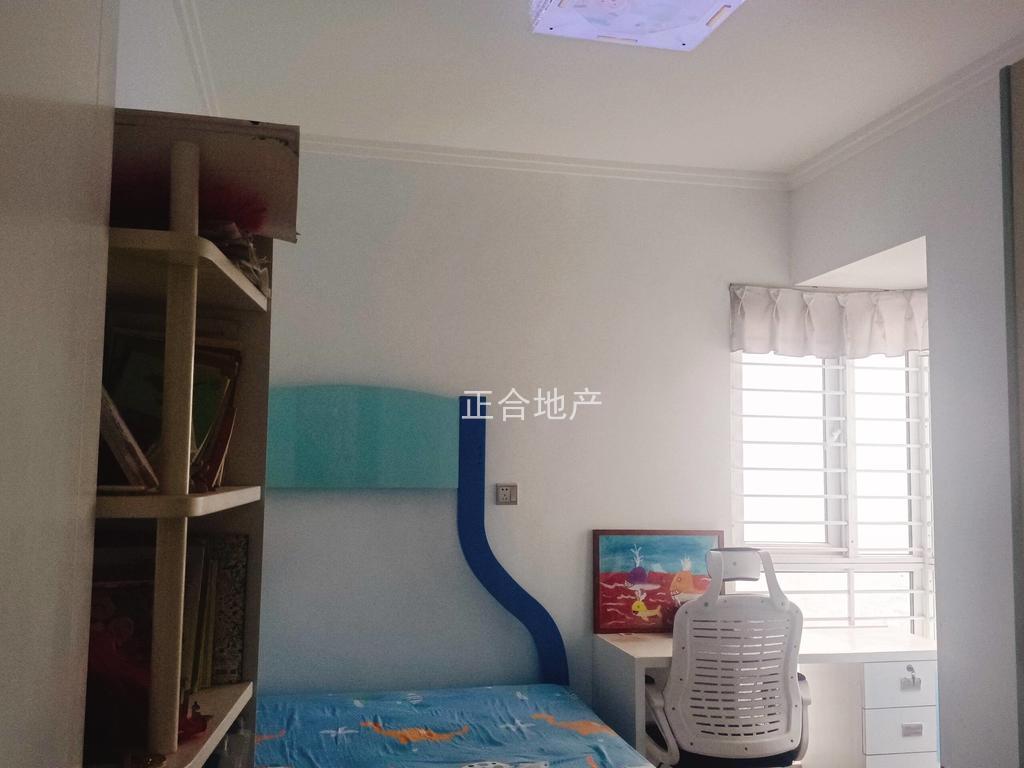 城南，福星城，精装二居室，电梯好楼层，证满二，诚心出售