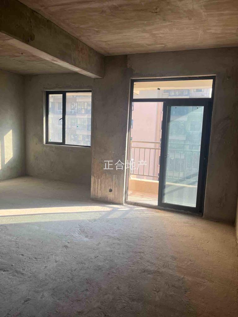 上朝阳小雪一年租2W！！自主出租都可以！