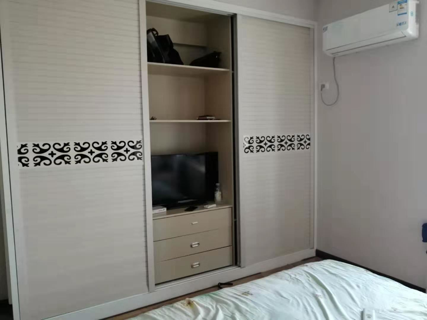 天下城市星座精装电梯中间楼层坐北朝南 付3层采光超好