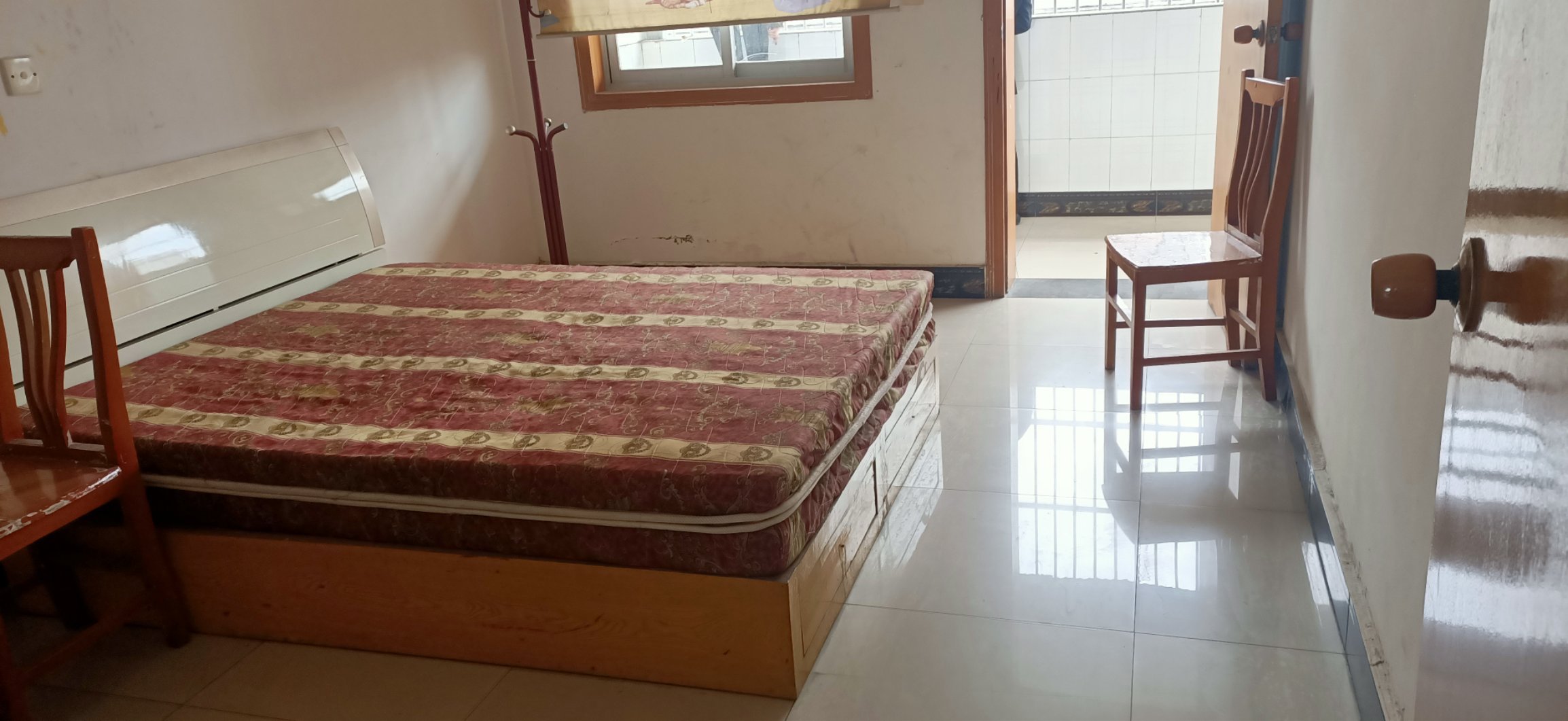 春江花园110平三室两厅两卫采光通风好小区环境好院子好停车