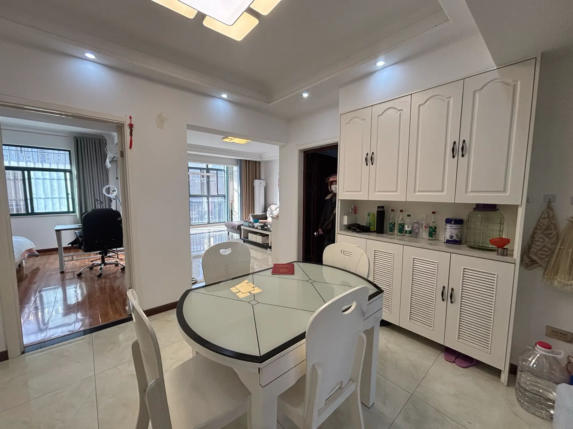 捡漏，步梯三楼，精装大两房，拎包入住总嫁18.8个，证满二