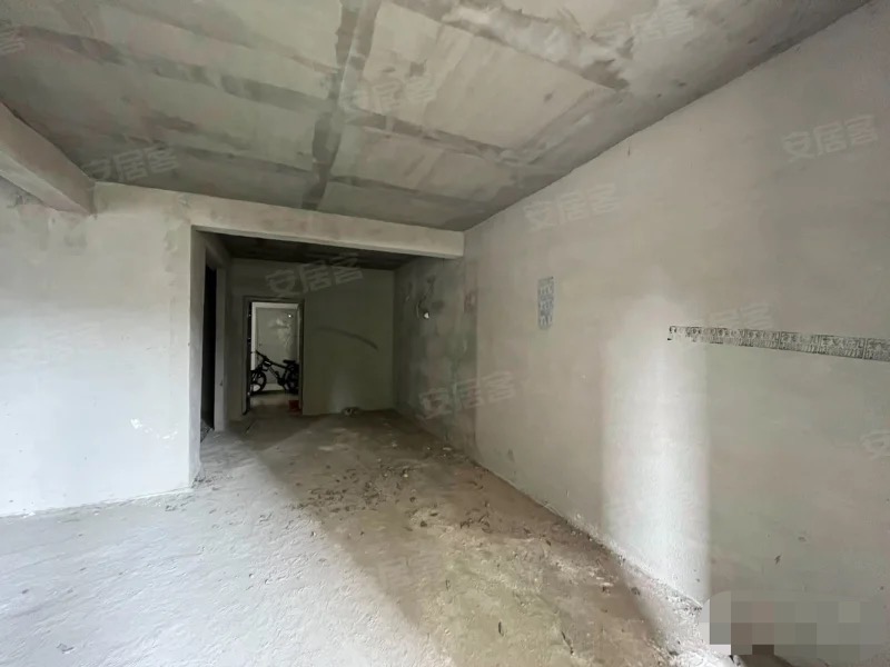 捡漏，次新小区，沔阳悦府，毛坯三房，单价3500，带车位，证满二