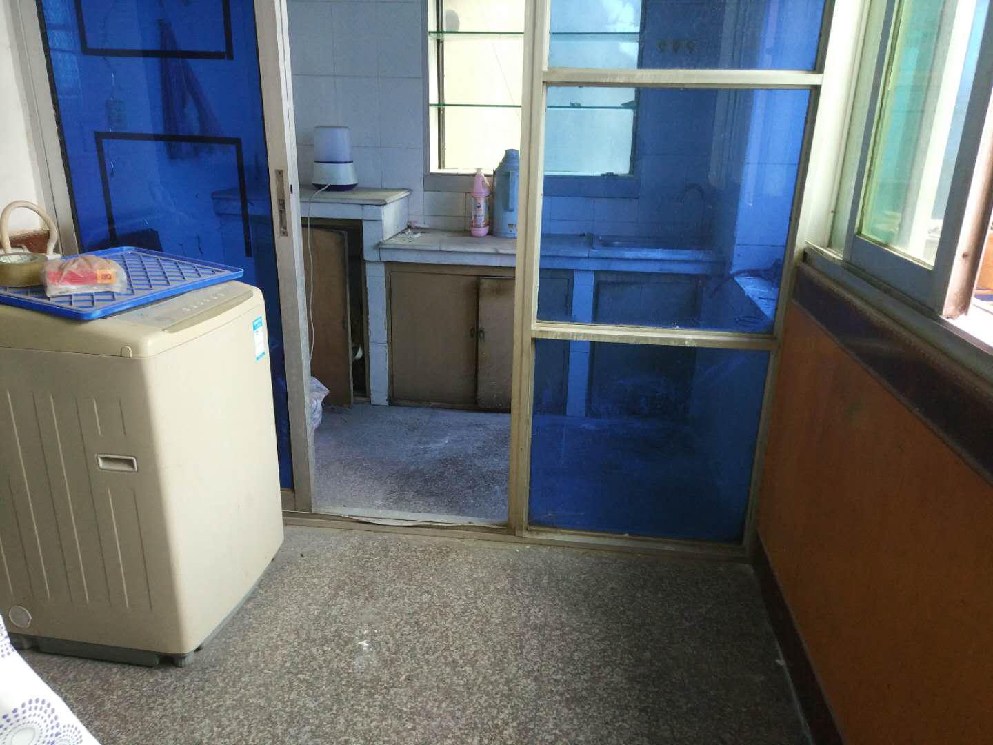 沙嘴步行街对面农行宿舍中层出行方便证满五