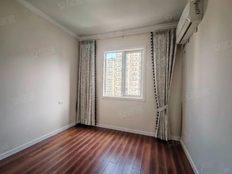 捡漏，中央华府，边户小高层，精装三房两卫，单价4千多，