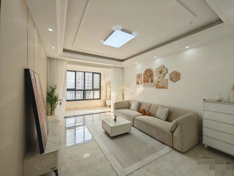 降价了。城南，元泰未来城A区， 单价5372， 精装三房 3房2厅1卫 ，中间楼层， 沔阳xiao学 元泰三中 ,吾悦广场旁