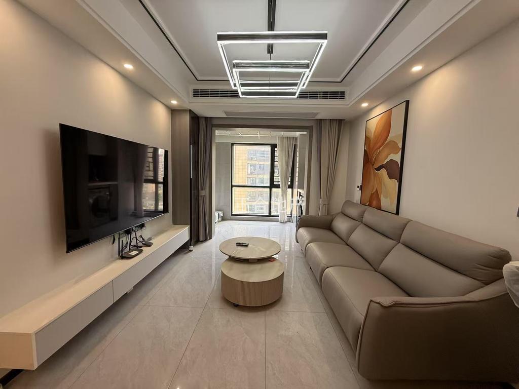 房东诚心出售，城南，森林北苑，精装三房两卫，全新装修 ，好楼层 11楼，品牌家具家电送