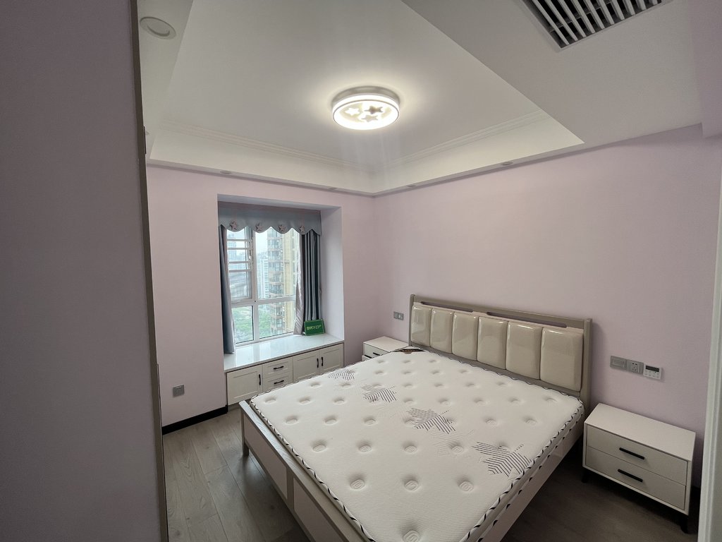 元泰未来城全新装修好楼层送入户花园带麻将室，一天为住