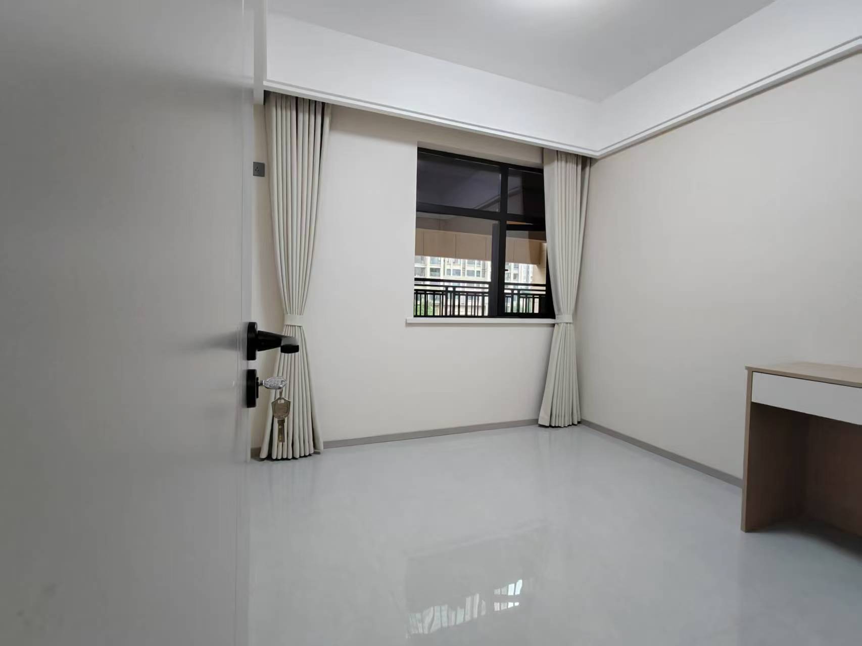 降价了，诚心出售，城南，御湖世家，单价4958，精装三房，证满二