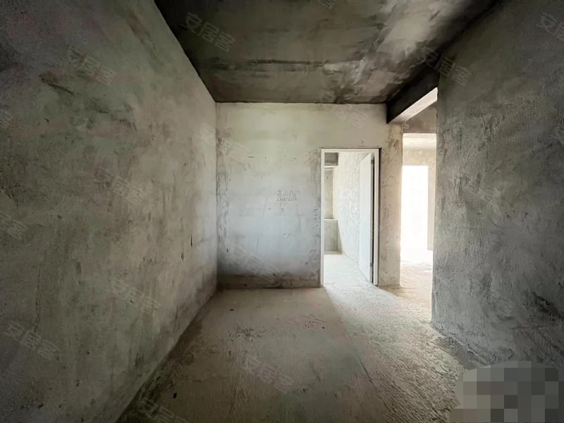 城南，朝阳丽景，稀缺两房，房东亏本出售，电梯中间楼层13楼