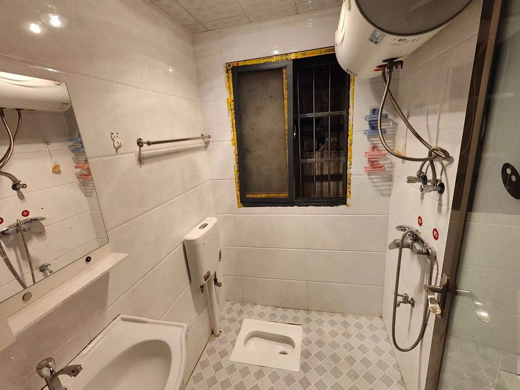 车站附近单间来咯，可直接拎包入住，地段超好，出行方便，菜场穴校近