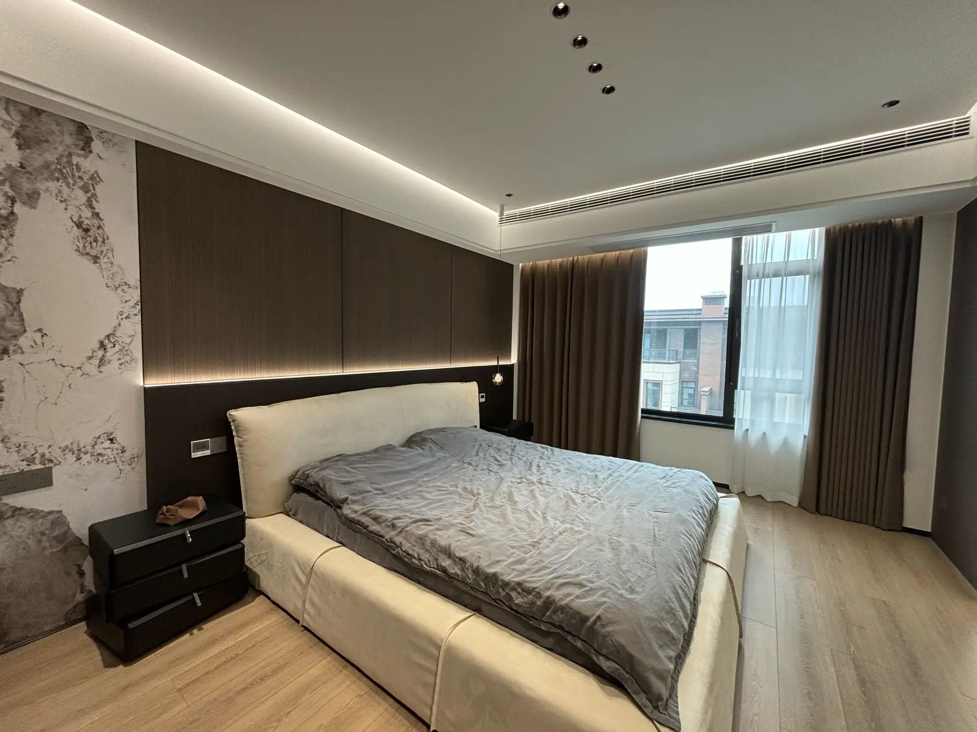 诚心出售，祥生观澜府，联排别墅，9.9成新，豪装，入住3个月，证满二