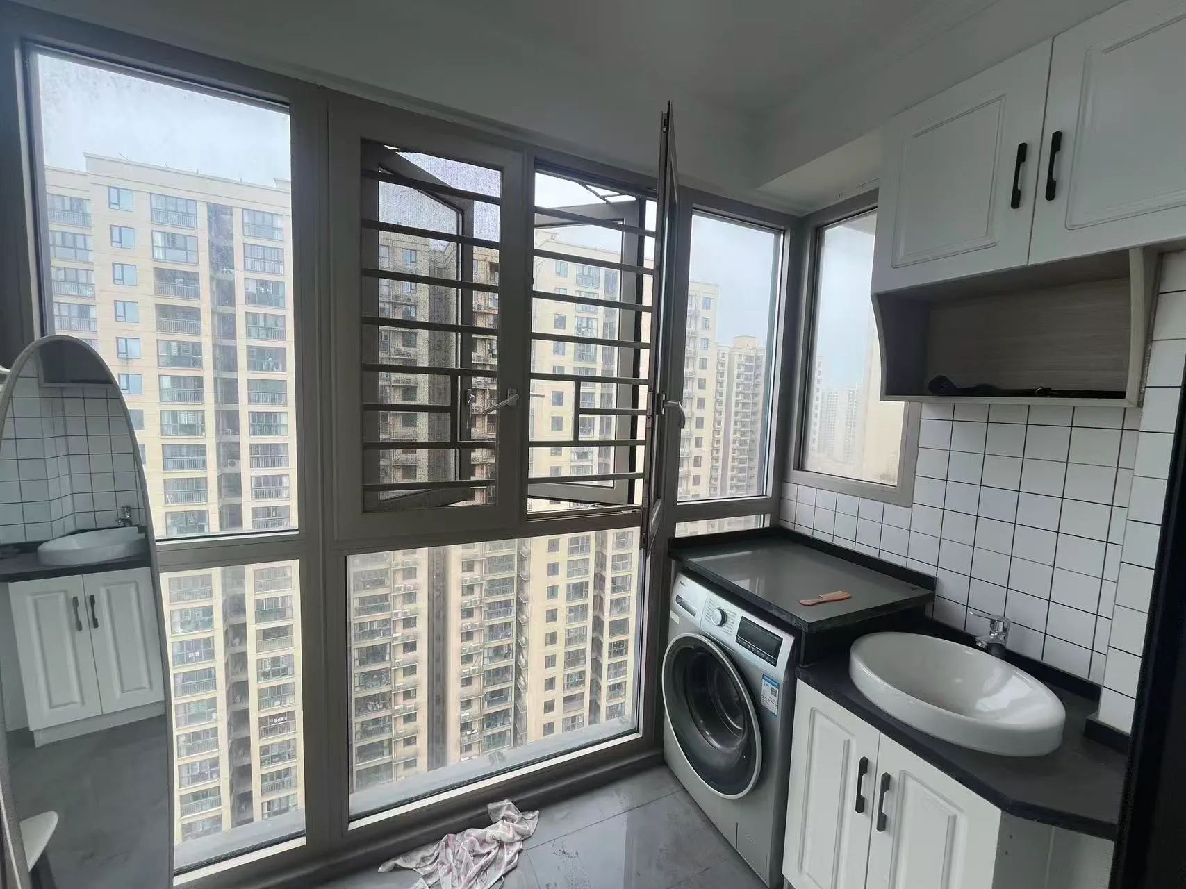 城西，满庭春，精装三房两厅两卫，成色新，电梯好楼层，证满二