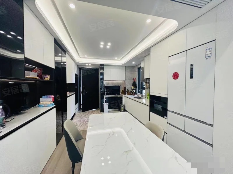 亏本出，城南沔阳，森林国际北苑，精心装修三房，业主住了10天，家具家电全送