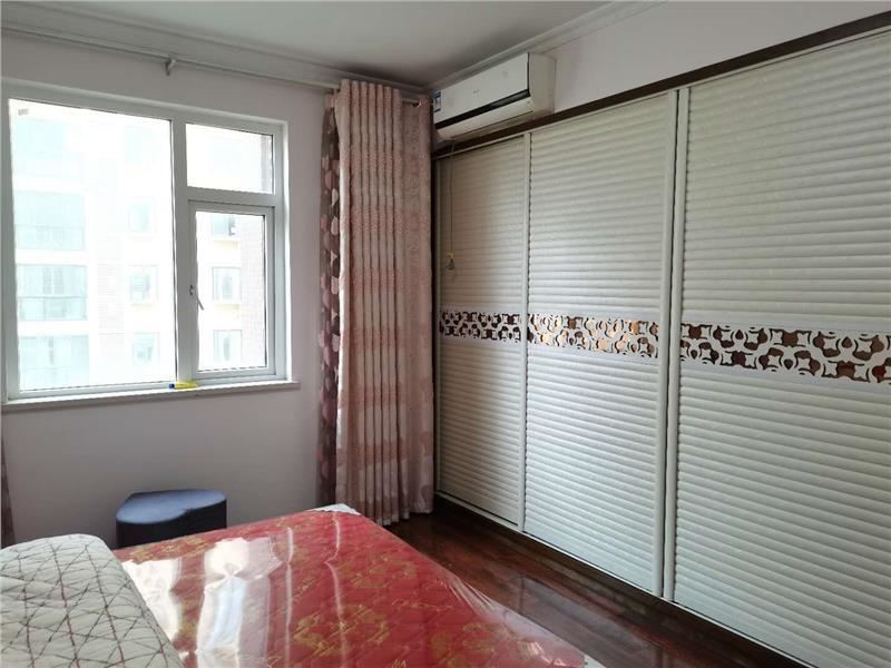 品质小区中央华府，精装三房，城西出售！95平，63万看房方便